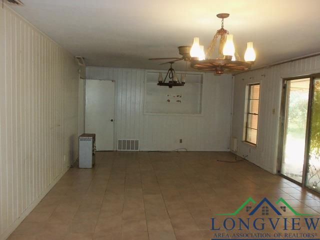 2901 SUNSET LANE, Kilgore, TX 75662