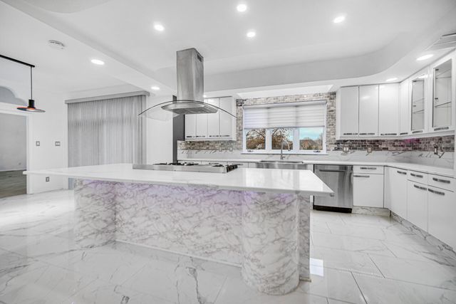 1141 Portmarnock Court, Dyer, IN 46311