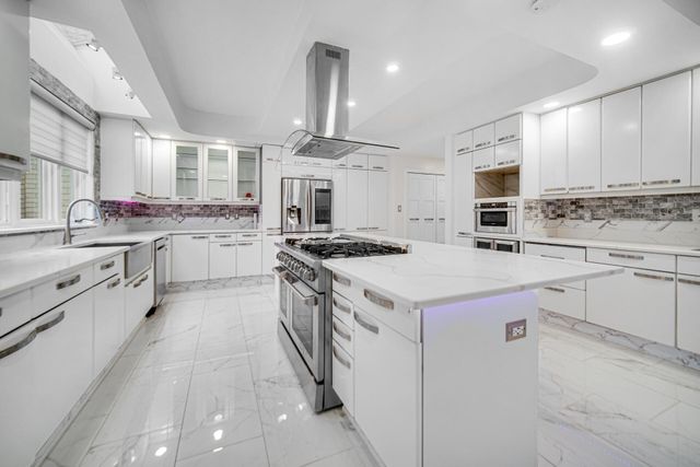 1141 Portmarnock Court, Dyer, IN 46311