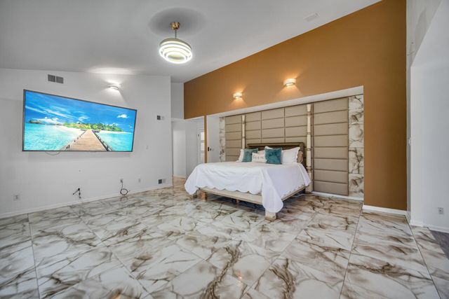 1141 Portmarnock Court, Dyer, IN 46311