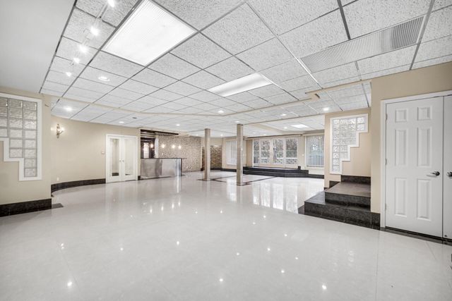 1141 Portmarnock Court, Dyer, IN 46311