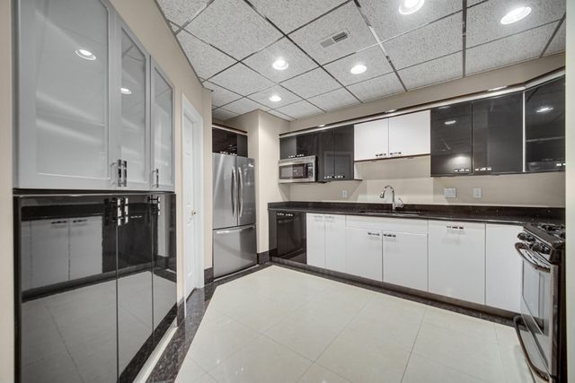 1141 Portmarnock Court, Dyer, IN 46311