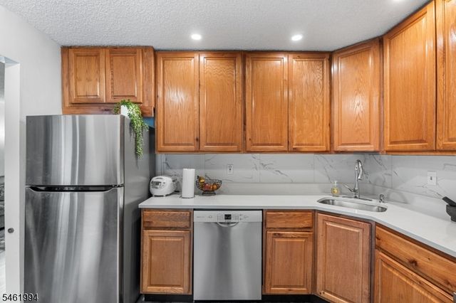 3804 Graham Ct, Bridgewater Twp., NJ 08807