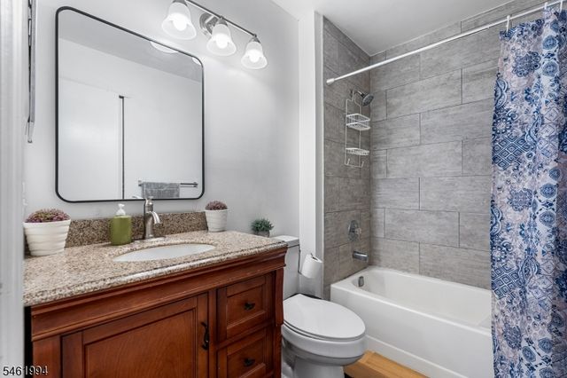 3804 Graham Ct, Bridgewater Twp., NJ 08807