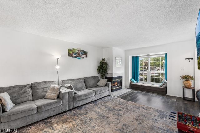 3804 Graham Ct, Bridgewater Twp., NJ 08807