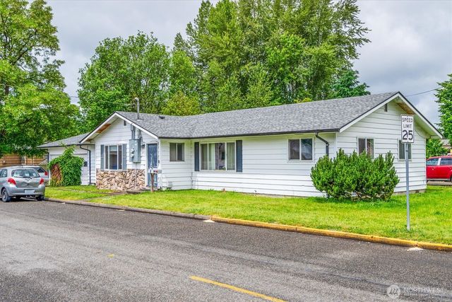 405 Redpath Street, Kelso, WA 98626