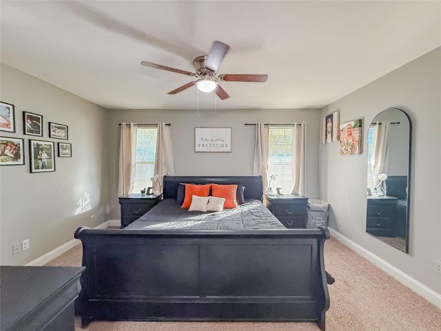 617 Caldwell ST, Lexington, TX 78947