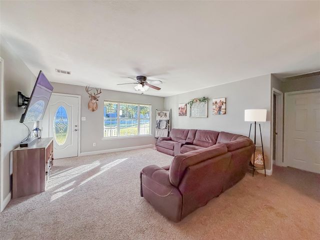 617 Caldwell ST, Lexington, TX 78947