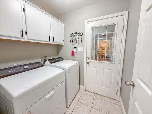 617 Caldwell ST, Lexington, TX 78947