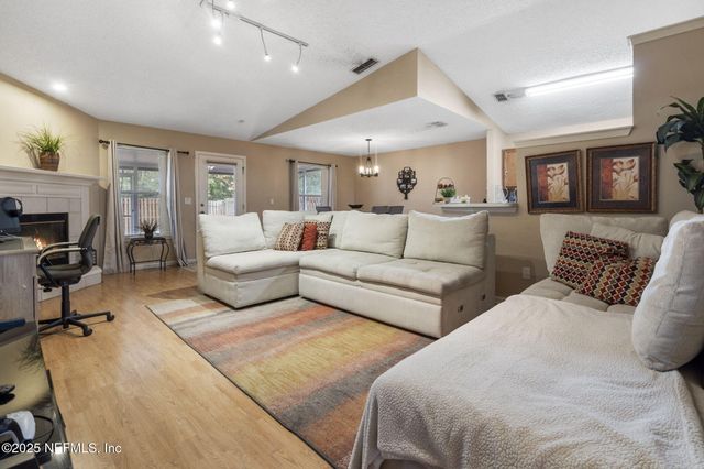 1931 HUNTERS TRACE Circle, Middleburg, FL 32068