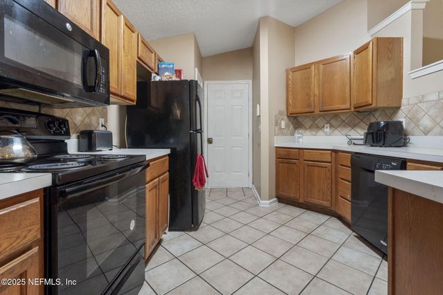 1931 HUNTERS TRACE Circle, Middleburg, FL 32068