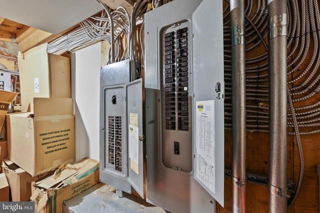 705 8TH ST SE, Washington, DC 20003