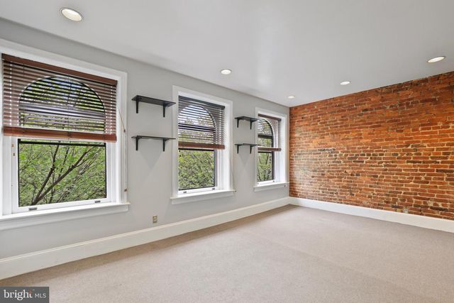 705 8TH ST SE, Washington, DC 20003