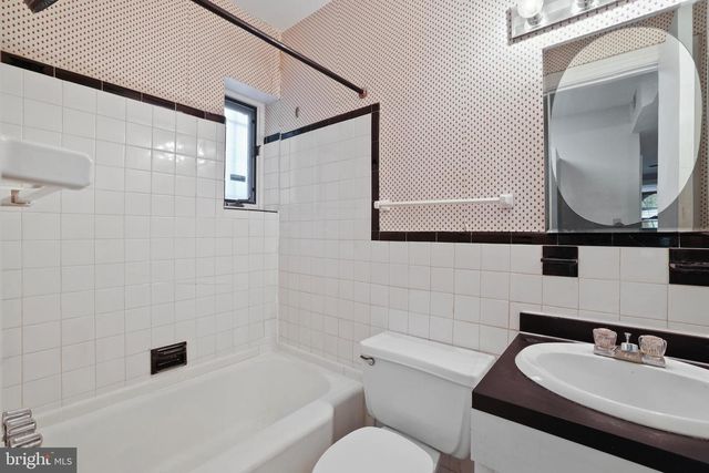 705 8TH ST SE, Washington, DC 20003