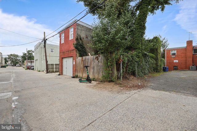 705 8TH ST SE, Washington, DC 20003