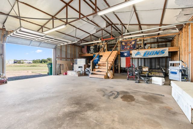 6338 Fm 933, Blum, TX 76627