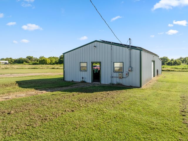 6338 Fm 933, Blum, TX 76627