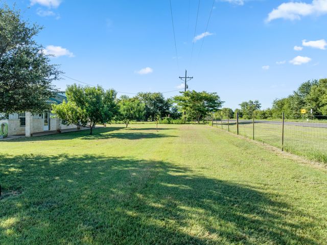 6338 Fm 933, Blum, TX 76627