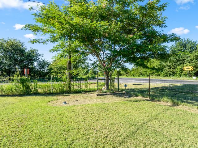 6338 Fm 933, Blum, TX 76627