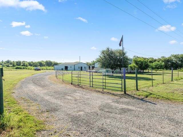 6338 Fm 933, Blum, TX 76627