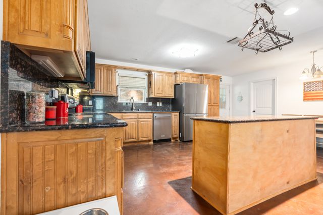 6338 Fm 933, Blum, TX 76627