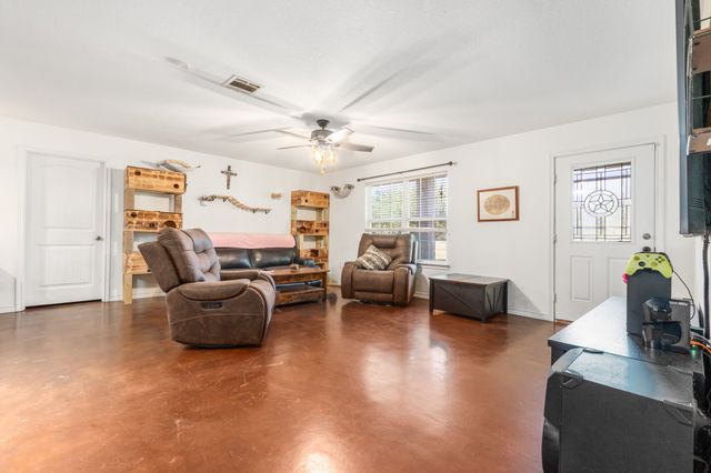 6338 Fm 933, Blum, TX 76627