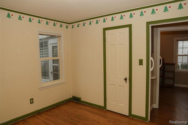 2135 Fleetwood Drive, Grosse Pointe Woods, MI 48236