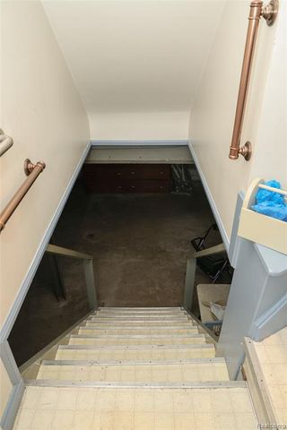 2135 Fleetwood Drive, Grosse Pointe Woods, MI 48236