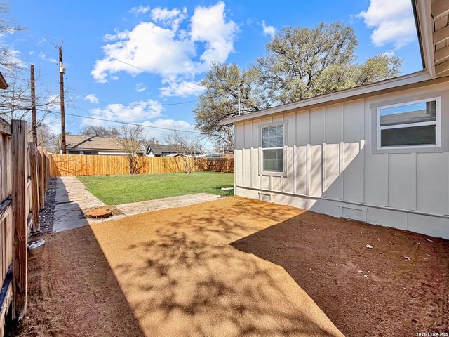 1609 Fresno, San Antonio, TX 78201