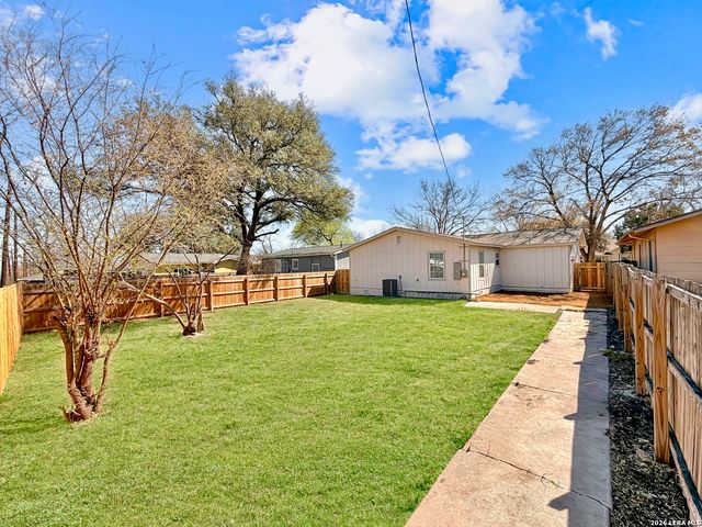 1609 Fresno, San Antonio, TX 78201