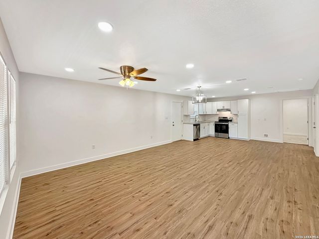 1609 Fresno, San Antonio, TX 78201