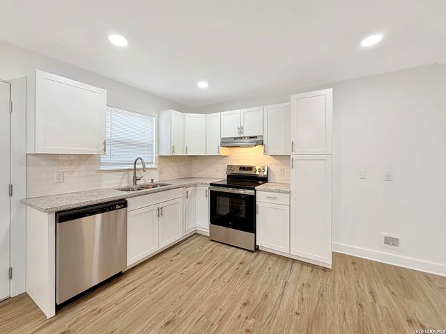 1609 Fresno, San Antonio, TX 78201