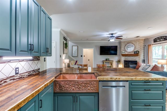 412 Paradise Canyon Circle, Paradise, TX 76073