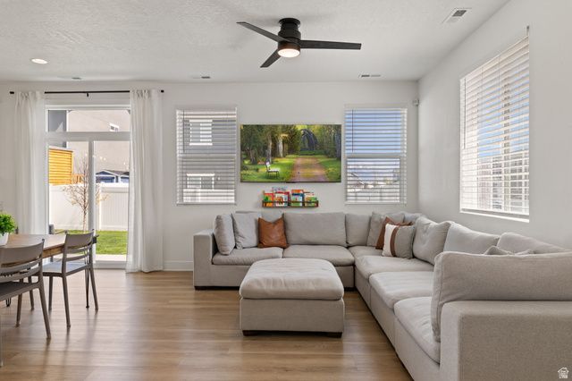 1592 W PARKVIEW DR, Syracuse, UT 84075