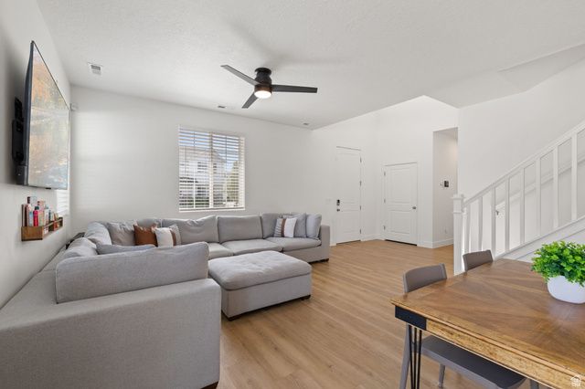 1592 W PARKVIEW DR, Syracuse, UT 84075