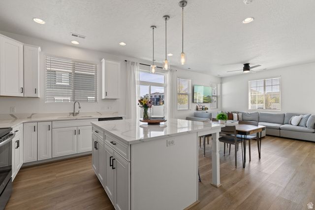 1592 W PARKVIEW DR, Syracuse, UT 84075