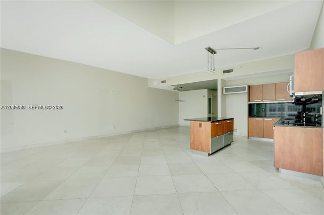 3131 NE 188th St 1-1205, Aventura, FL 33180
