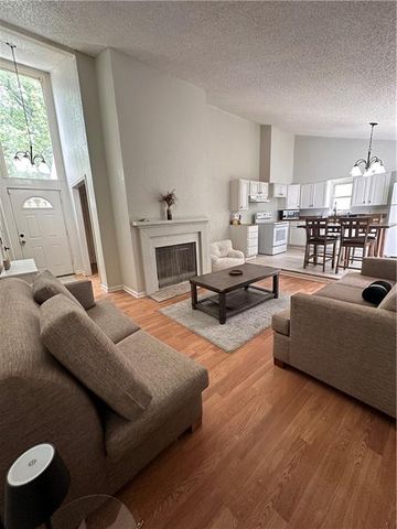 9516 Manning Avenue, Kansas City, MO 64134