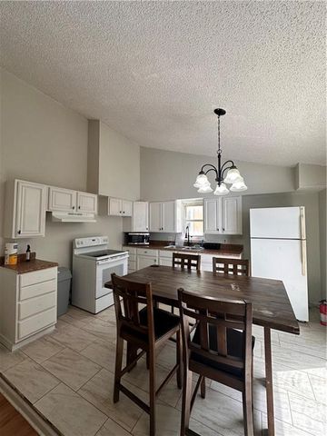 9516 Manning Avenue, Kansas City, MO 64134