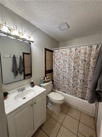 9516 Manning Avenue, Kansas City, MO 64134