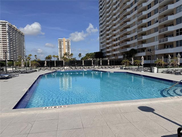 1965 S Ocean Drive 18C, Hallandale Beach, FL 33009