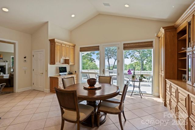 101 Beckwood Court, Flat Rock, NC 28731