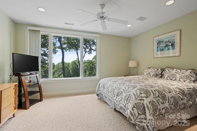 101 Beckwood Court, Flat Rock, NC 28731