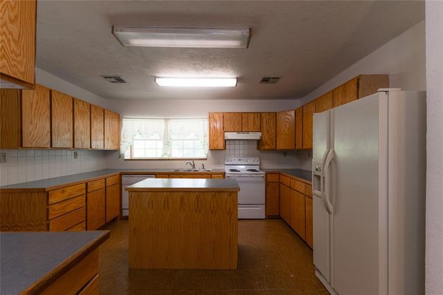 334169 E 1010 Road, Harrah, OK 73045