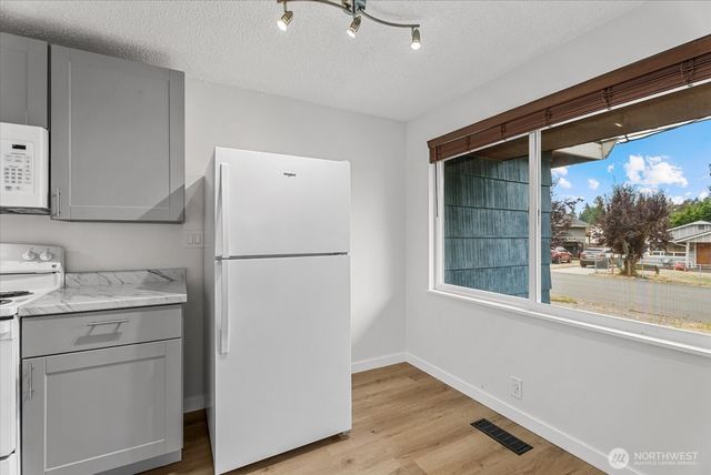 31344 13th Ave S, Federal Way, WA 98003