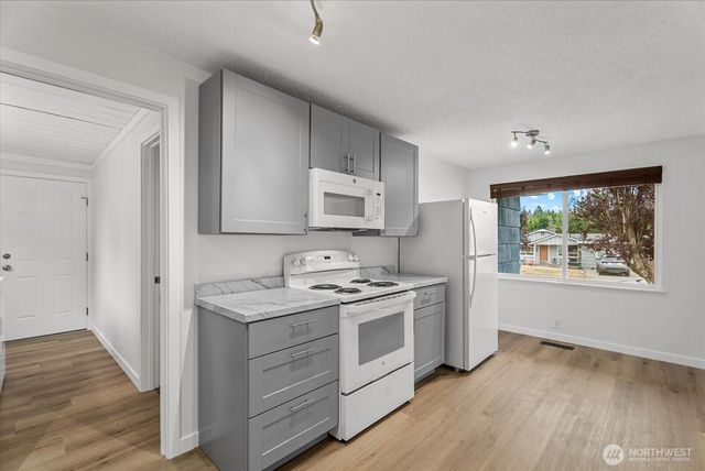31344 13th Ave S, Federal Way, WA 98003