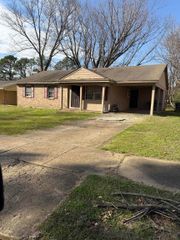 3733 CROSSWOOD CV, Memphis, TN 38127