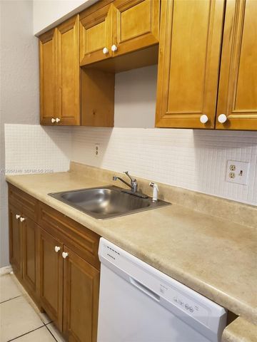 280 SW 11th Ave 18, Hallandale Beach, FL 33009