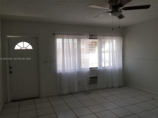 280 SW 11th Ave 18, Hallandale Beach, FL 33009