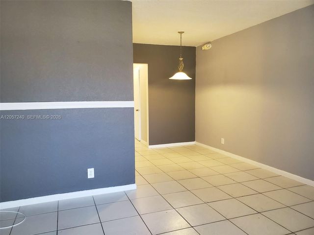 280 SW 11th Ave 18, Hallandale Beach, FL 33009